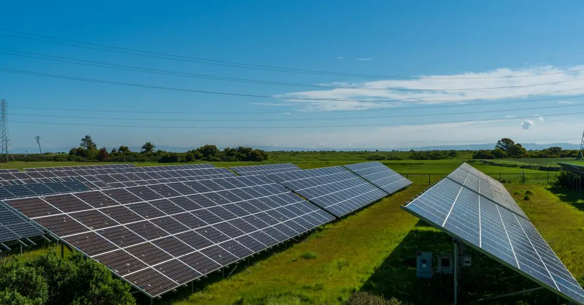 Solar-Powered Gadgets: Pros and Cons