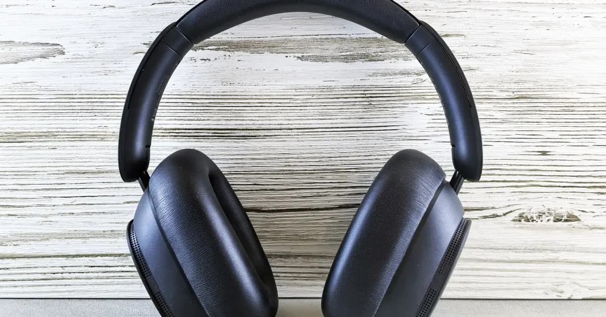 Noise-Cancelling Headphones: A Buyer’s Guide