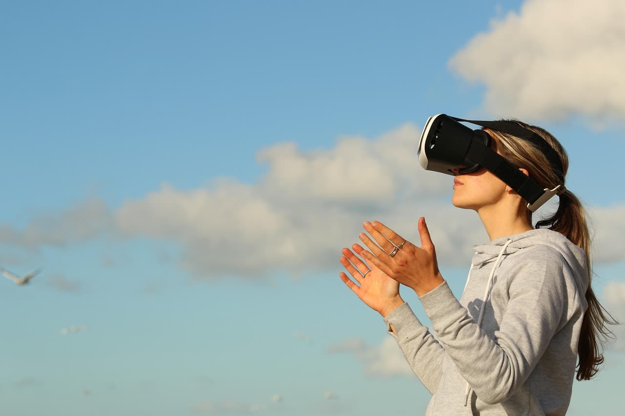 How Smart Glasses are Shaping the Future of Augmented Reality